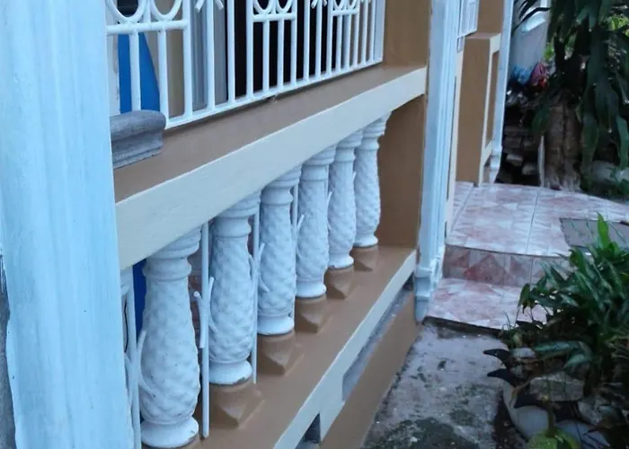 Ocean Breeze Retreat Jamaica Getaway *
